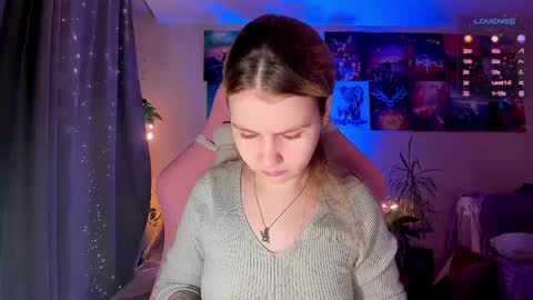 Enni online show from September 18, 2025, 6:26 am