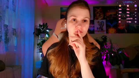 Enni online show from December 23, 2025, 7:50 am