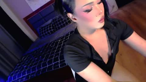 Snapshot of _womanofdreams_ chatting on June 21, 2026, 7:05 pm Sofie online show from June 21, 2026, 7:05 pm