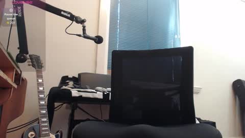 _xxrockstarloverxx_ online show from November 8, 2025, 9:57 pm