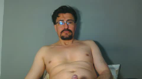 _yjesneth2011 online show from October 7, 2025, 11:46 pm