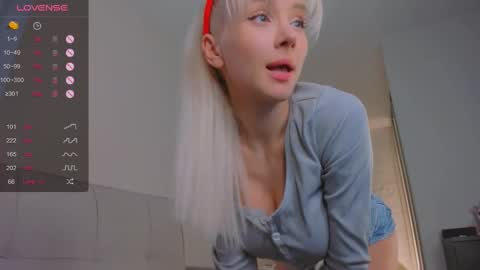 Snapshot of _your_tessa chatting on December 25, 2024, 11:54 am Tessa - online show from December 25, 2024, 11:54 am