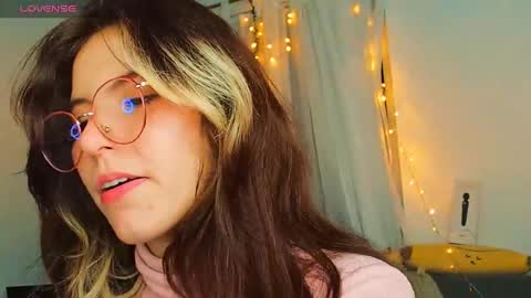 _yourcherrybomb online show from February 25, 2025, 4:14 am