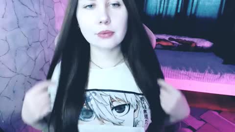 Mia online show from December 3, 2025, 4:53 am