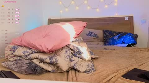 LITTLE FOX online show from March 28, 2026, 3:11 pm