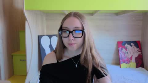Snapshot of _yourhotangel_ chatting on June 5, 2026, 7:03 am Eva online show from June 5, 2026, 7:03 am
