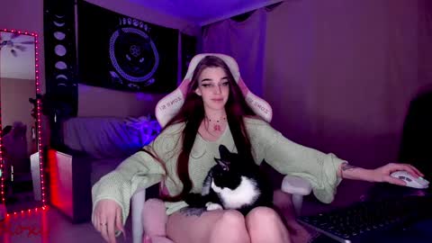 Roxy online show from December 23, 2024, 6:48 pm