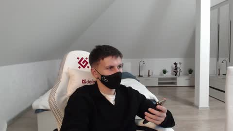 Nicole  Thomas  Dave online show from December 5, 2024, 5:17 pm