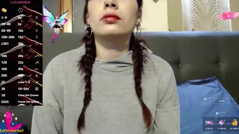 Yuyi online show from October 2, 2025, 12:23 pm