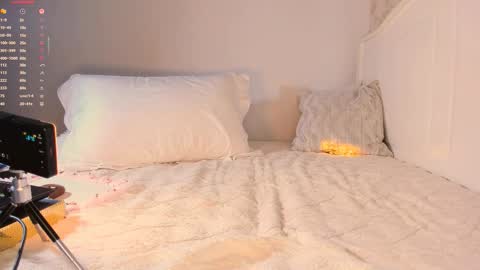   Alena  online show from September 15, 2025, 9:53 am