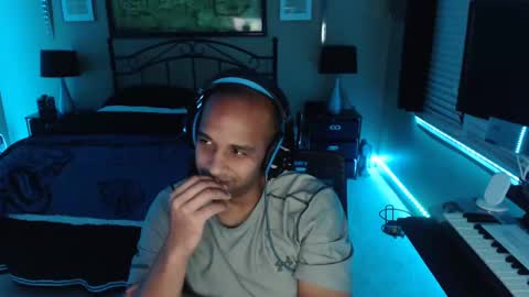 a4orce online show from February 28, 2025, 5:04 am