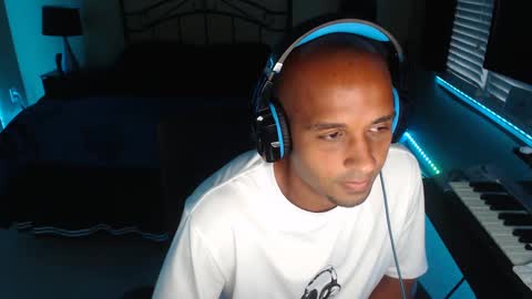 a4orce online show from October 5, 2025, 11:02 pm