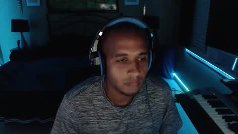 a4orce online show from October 10, 2025, 2:10 am