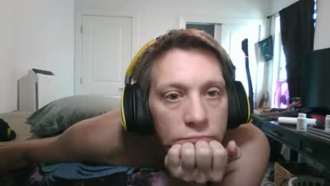 Snapshot of a_bored_dragon chatting on February 10, 2026, 5:39 pm A Bored Dragon online show from February 10, 2026, 5:39 pm