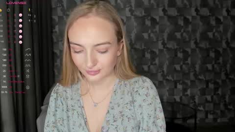 Adelina online show from November 3, 2025, 2:07 pm