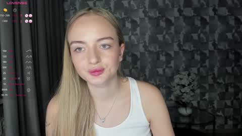 Adelina online show from November 13, 2025, 2:16 pm