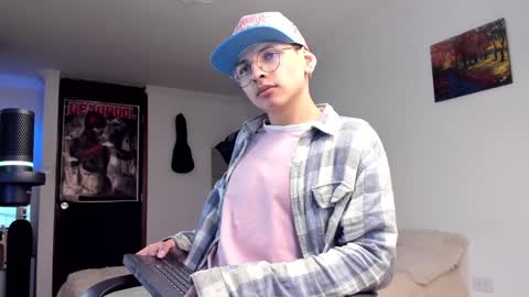 alejo online show from December 10, 2024, 11:40 pm