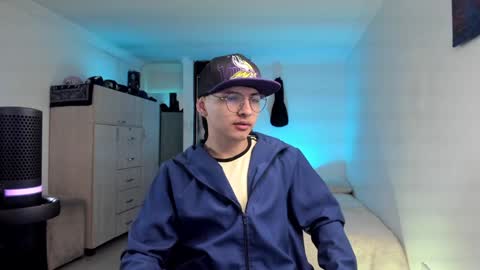 alejo online show from December 15, 2024, 6:26 pm