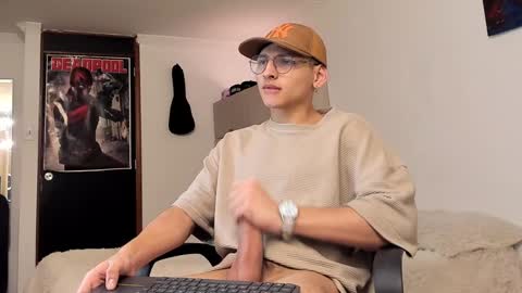 alejo online show from December 24, 2024, 6:44 am