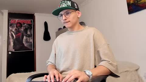 alejo online show from December 24, 2024, 12:55 pm