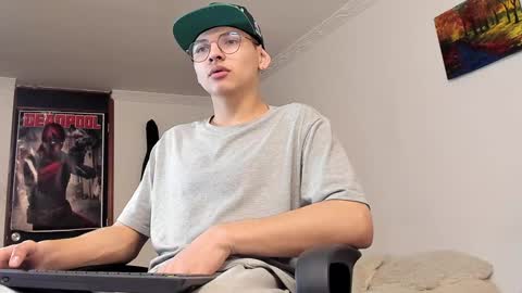 alejo online show from December 26, 2024, 2:12 am