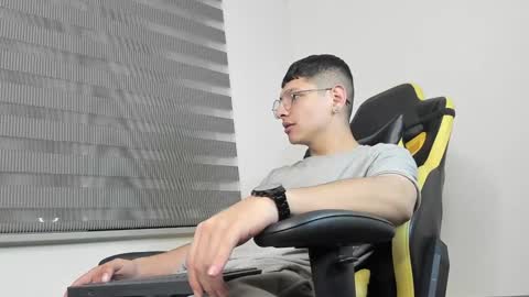 alejo online show from February 3, 2025, 3:53 am