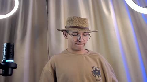 alejo online show from February 4, 2025, 7:07 am