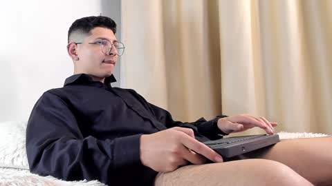 alejo online show from February 8, 2025, 9:35 am