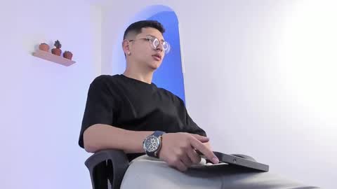 alejo online show from February 26, 2025, 8:00 pm