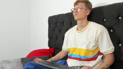 A Sexy Couple online show from October 5, 2025, 9:13 pm