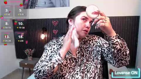 Abby Lee  online show from September 18, 2025, 8:33 pm