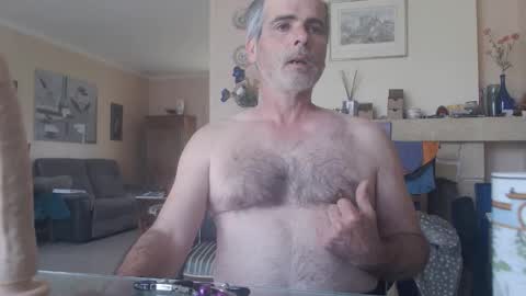Snapshot of aalex1717 chatting on May 22, 2026, 6:42 am Aalex1717 online show from May 22, 2026, 6:42 am