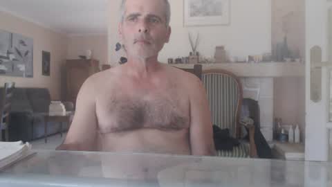 Snapshot of aalex1717 chatting on July 4, 2026, 3:29 pm Aalex1717 online show from July 4, 2026, 3:29 pm
