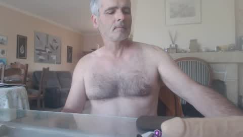 Snapshot of aalex1717 chatting on July 5, 2026, 6:09 am Aalex1717 online show from July 5, 2026, 6:09 am