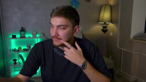 Snapshot of aalexxxxxx chatting on February 8, 2025, 8:20 am Alex online show from February 8, 2025, 8:20 am