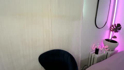 Snapshot of aaliyahlayla chatting on December 29, 2024, 1:34 am Aaliyahlayla online show from December 29, 2024, 1:34 am