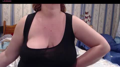 Snapshot of aamarillis chatting on July 5, 2026, 7:10 pm NINA online show from July 5, 2026, 7:10 pm
