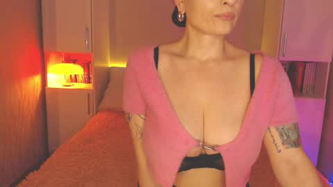 Lea online show from March 10, 2026, 6:35 pm