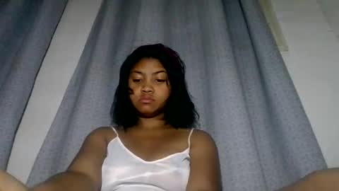 Snapshot of aariciah chatting on November 19, 2025, 11:16 pm aariciah online show from November 19, 2025, 11:16 pm