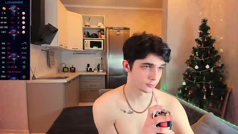 Snapshot of aaron_bang chatting on January 24, 2025, 11:34 pm Aaron Bang online show from January 24, 2025, 11:34 pm