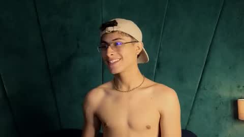 Aaron Ezequiel online show from October 11, 2025, 9:24 pm