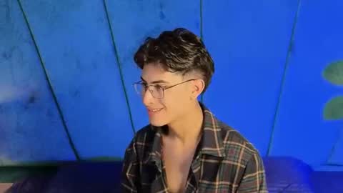 Aaron Ezequiel online show from November 15, 2025, 10:04 pm