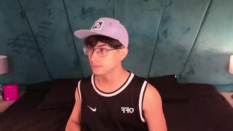 Aaron Ezequiel online show from April 12, 2026, 12:32 pm