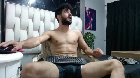 Snapshot of aaron_jones_1 chatting on April 21, 2026, 8:55 pm aaron_jones_1 online show from April 21, 2026, 8:55 pm