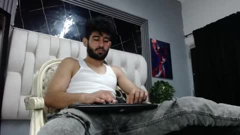 Snapshot of aaron_jones_1 chatting on April 25, 2026, 9:56 pm aaron_jones_1 online show from April 25, 2026, 9:56 pm