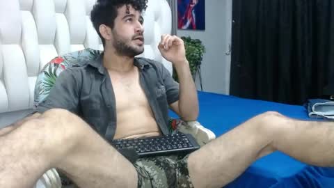 Snapshot of aaron_jones_1 chatting on May 9, 2026, 3:45 am aaron_jones_1 online show from May 9, 2026, 3:45 am