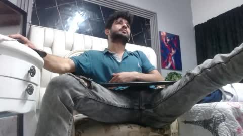 Snapshot of aaron_jones_1 chatting on May 14, 2026, 3:35 am aaron_jones_1 online show from May 14, 2026, 3:35 am