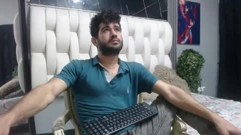 Snapshot of aaron_jones_1 chatting on May 15, 2026, 6:31 am aaron_jones_1 online show from May 15, 2026, 6:31 am