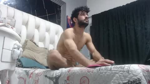 Snapshot of aaron_jones_1 chatting on May 19, 2026, 4:30 am aaron_jones_1 online show from May 19, 2026, 4:30 am
