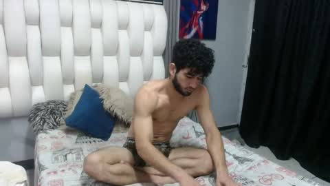 Snapshot of aaron_jones_1 chatting on May 23, 2026, 4:50 am aaron_jones_1 online show from May 23, 2026, 4:50 am